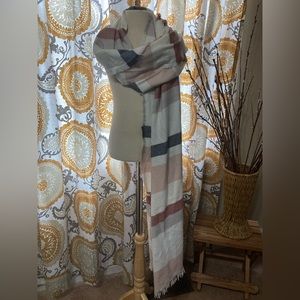 GAP scarf. OSFA. Gorgeous colors in perfect condition. Very long/oversized.